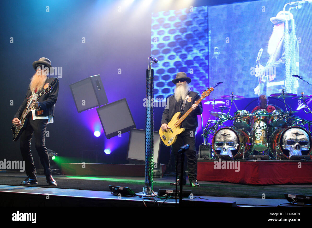 ZZ Top in Concert am Seminole Hard Rock Hotel und Kasino in Hollywood, Florida am 8. Juni 2011 Stockfoto