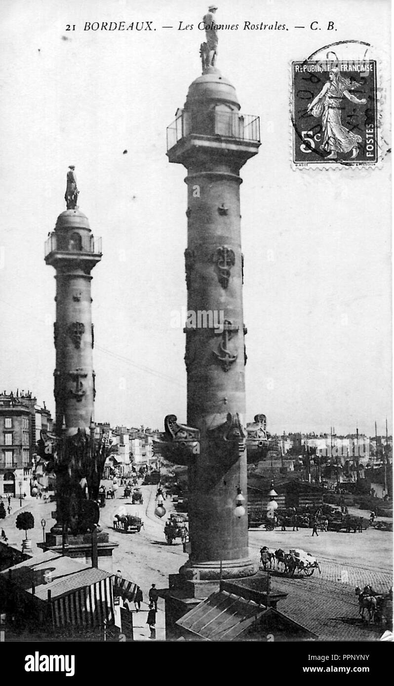 Bordeaux Place des Quinconces colonnes Rostrales 6. Stockfoto