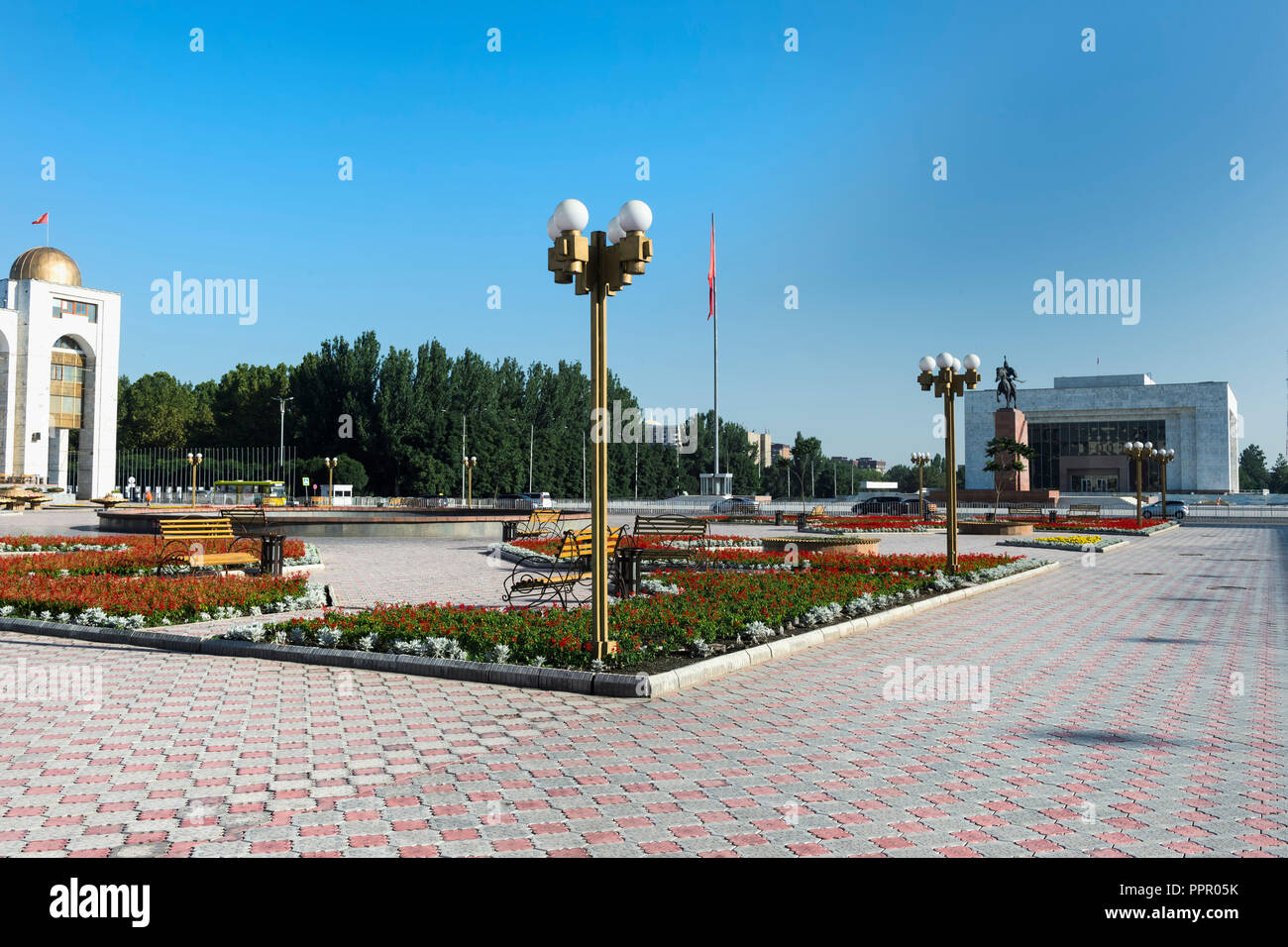 Ala-Too Square und das Staatliche Historische Museum früher Lenin Museum, Bischkek, Kirgisistan, Zentralasien Stockfoto