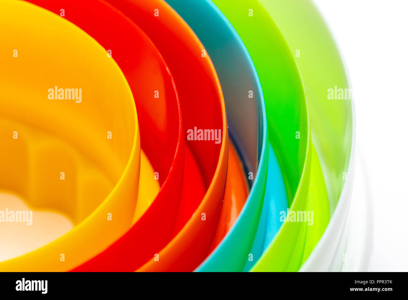 Schöne Textur mit konzentrischen Kreisen mit den Farben des Regenbogens. Für Tapeten, Katalogen und Plakaten. Stockfoto