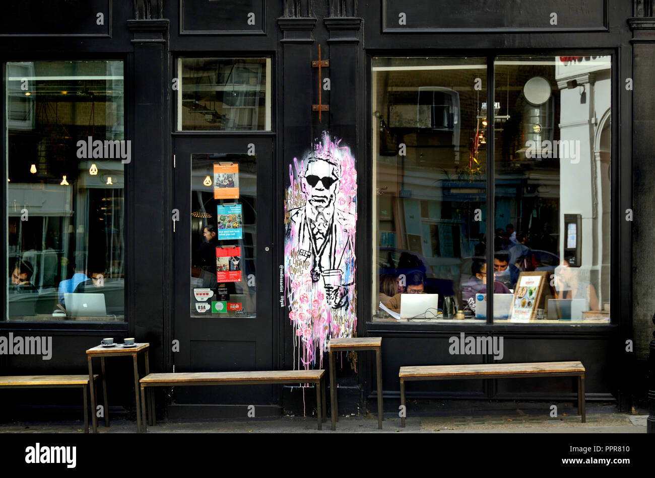 Holzhandel 'kreative' Coffeeshop, Seven Dials, Covent Garden, London, England, UK. Stockfoto