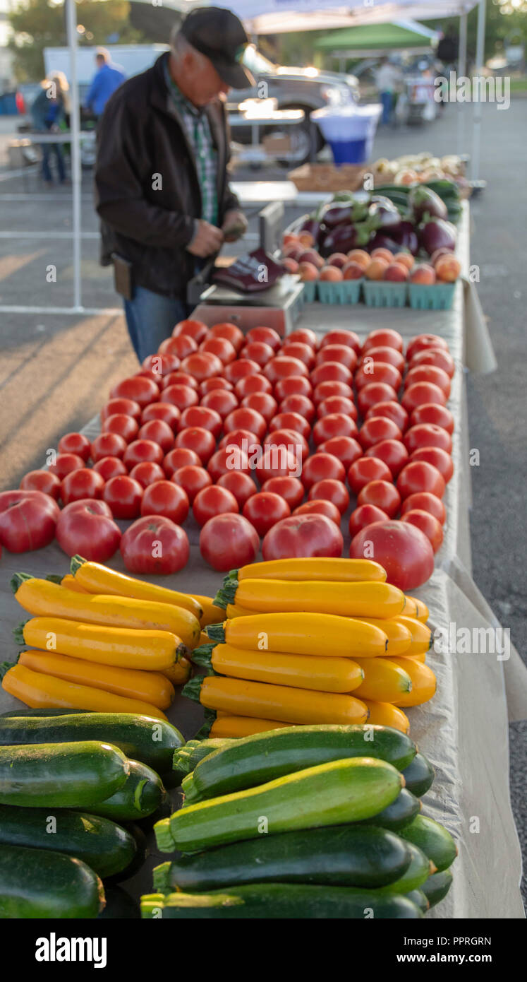 Davenport, Iowa - Das Buck Creek stand auf der Fracht Haus Landwirte Markt produzieren. Stockfoto