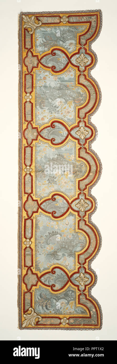 Obere äußere Rechte, Valence, ca. 1690 - 1715; Silk satin; Cording, Velours, Seide, Stickereien, damast Panels mit Bettwäsche Stockfoto