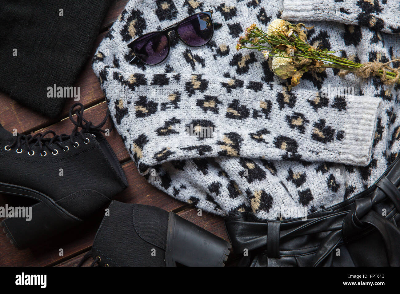 Herbst kommt. Mode Dame Kleidung einstellen. Flach. Fashion Concept Stockfoto