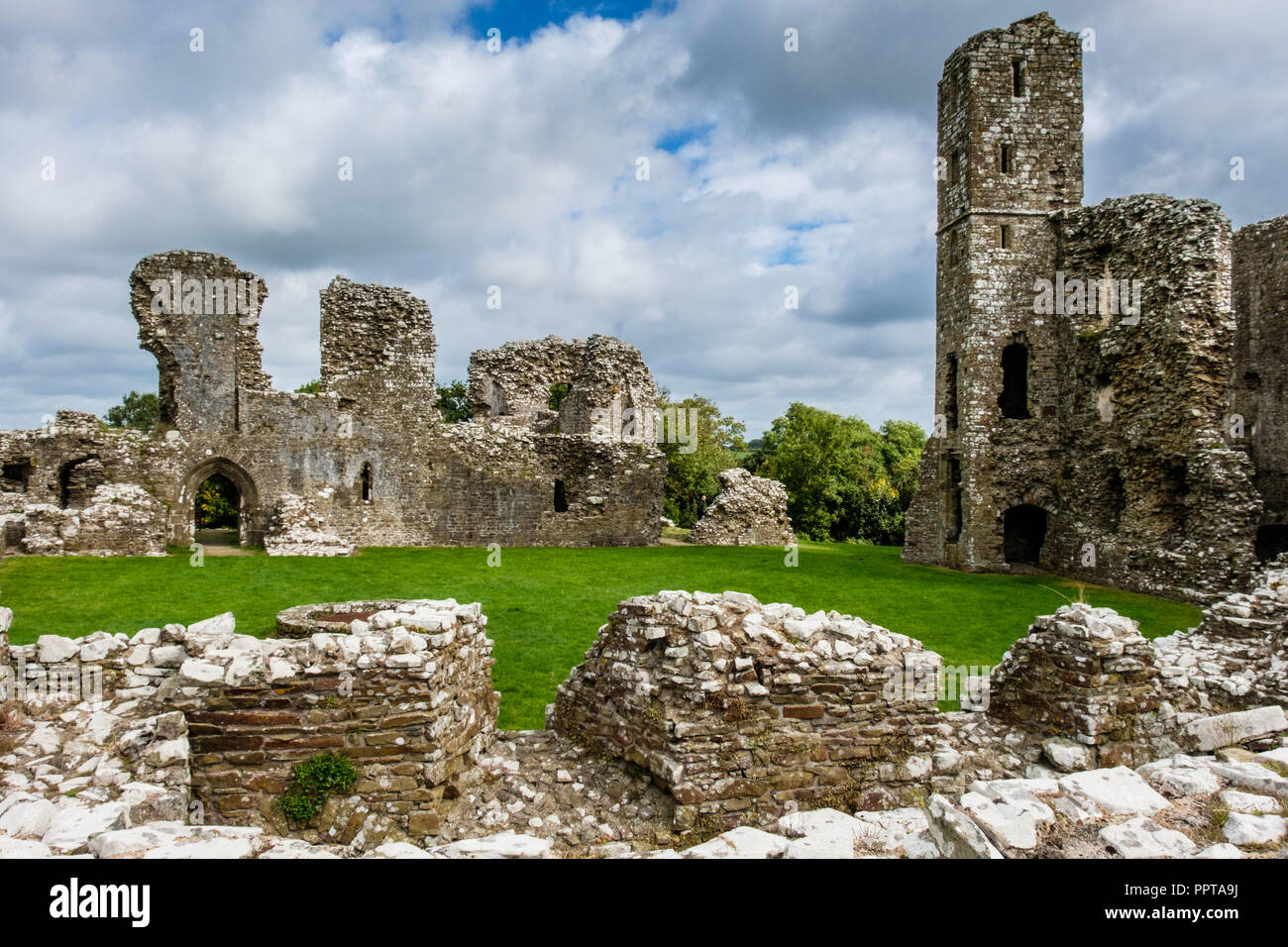 Llawhaden Schloss, in der Nähe von Narbeth, Pembrokeshire, Wales Stockfoto