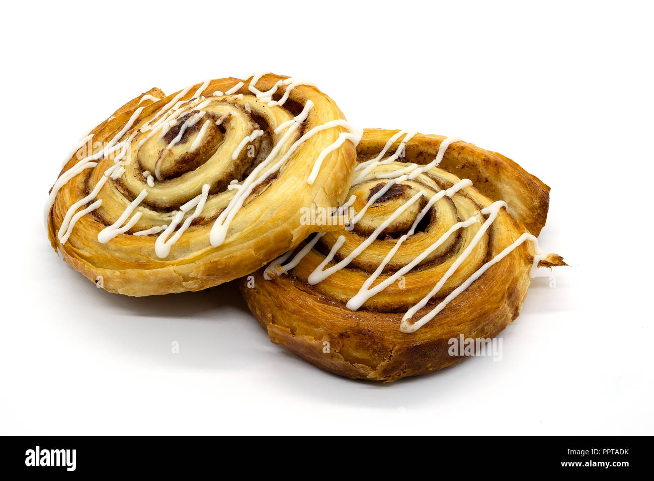 Frisch gebackene Cinamon Whirl isoliert auf einem weißen Hintergrund. Gutes image für Bäcker und Konditoren. Stockfoto