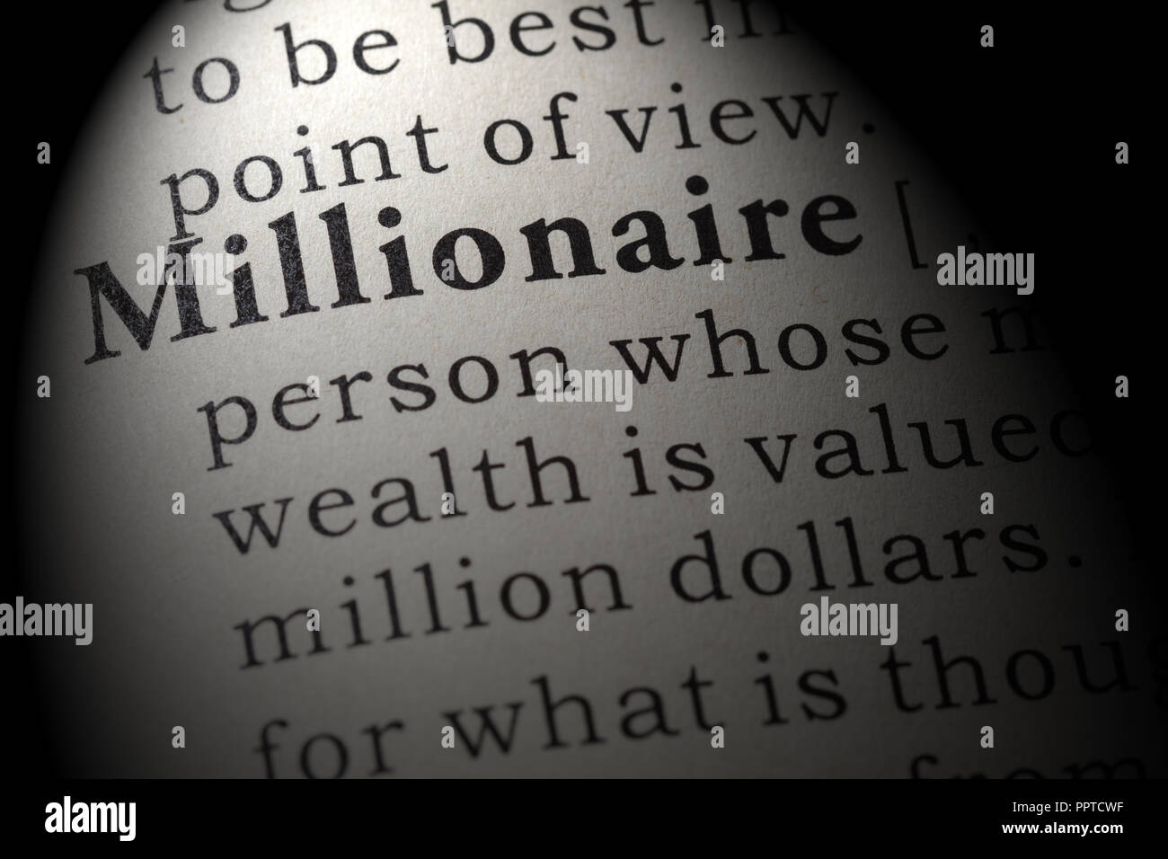 Fake Wörterbuch, Wörterbuch Definition des Wortes Millionär. Einschließlich der wichtigsten beschreibende Wörter. Stockfoto