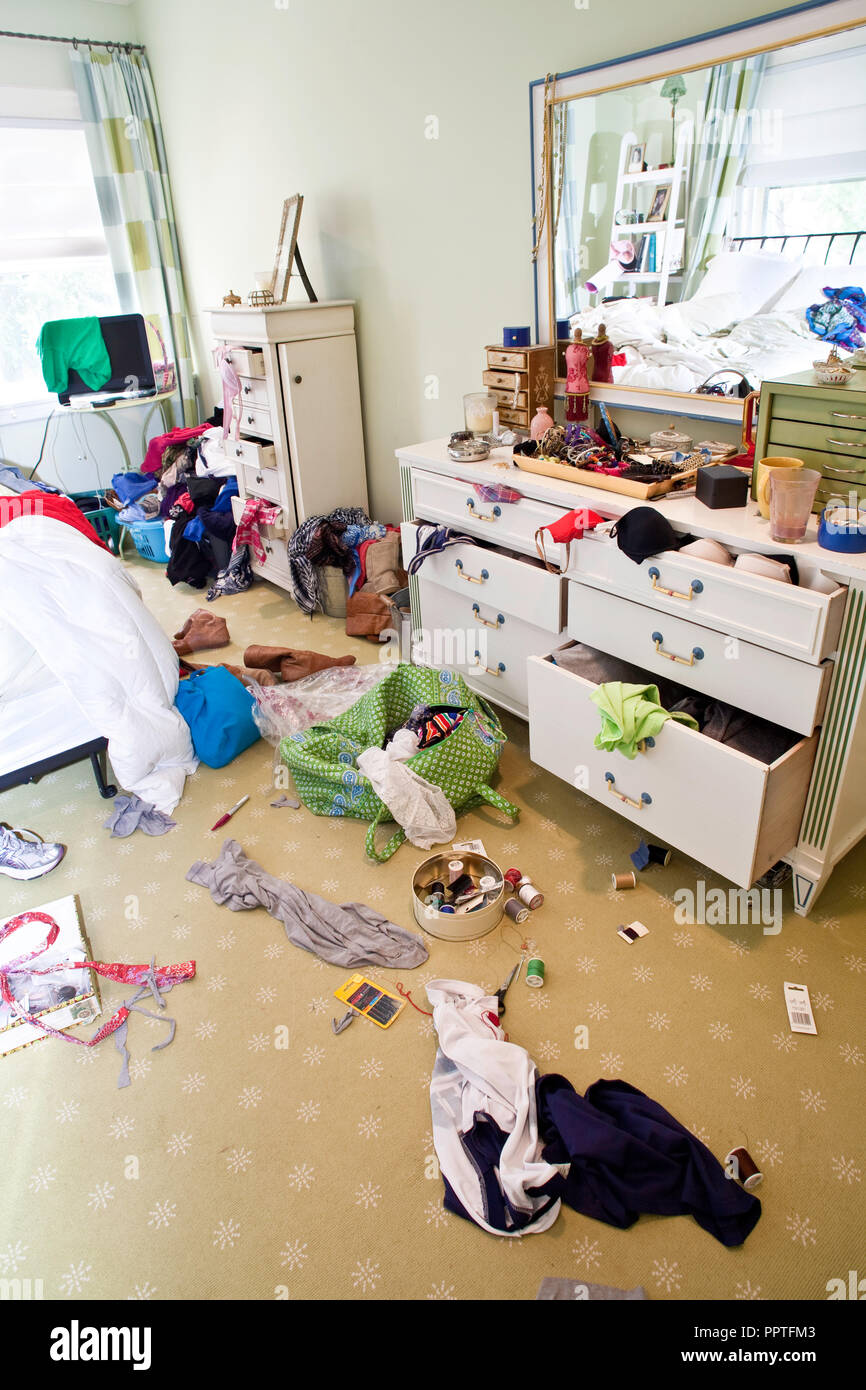 Unordentliche's Jugendmädchen Zimmer, USA Stockfotografie - Alamy