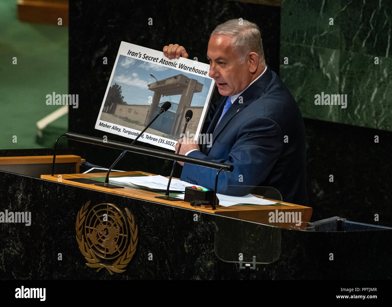 New York, USA, 27. September 2018. Israels Premierminister Benjamin Netanjahu Adressen der 73. Generalversammlung der Vereinten Nationen am UN-Hauptquartier in New York City. Netanjahu angeprangert, dass der Iran eine bisher nicht veröffentlichte geheime kerntechnische Anlage in Teheran und er zeigte, Karten und Bilder. Foto von Enrique Ufer Stockfoto