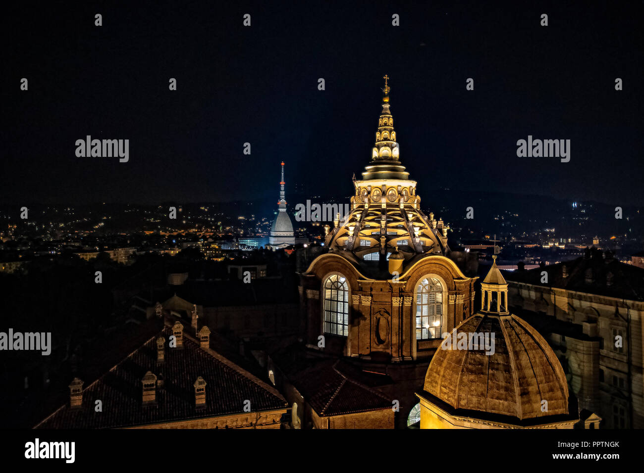 Turin, Italien. 27. September 2018. Spiel des Lichts auf dem Grabtuch Kapelle - restauriert, anlässlich der Wiedereröffnung der Öffentlichkeit Kredit: Wirklich Easy Star/Alamy leben Nachrichten Stockfoto