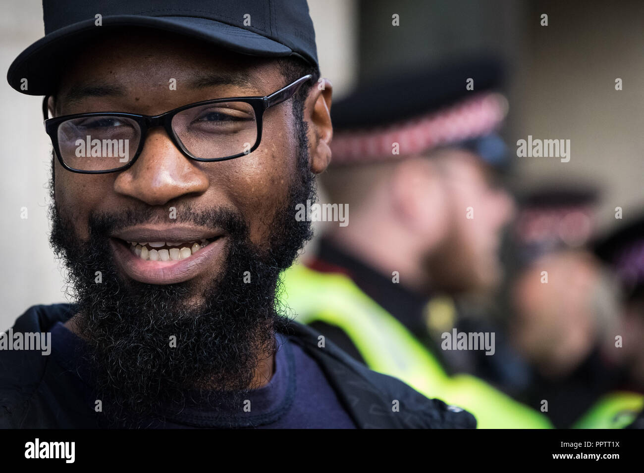 London, Großbritannien. 27. September 2018. Islamistische Ricardo McFarlane außerhalb von Old Bailey. Credit: Guy Corbishley/Alamy leben Nachrichten Stockfoto