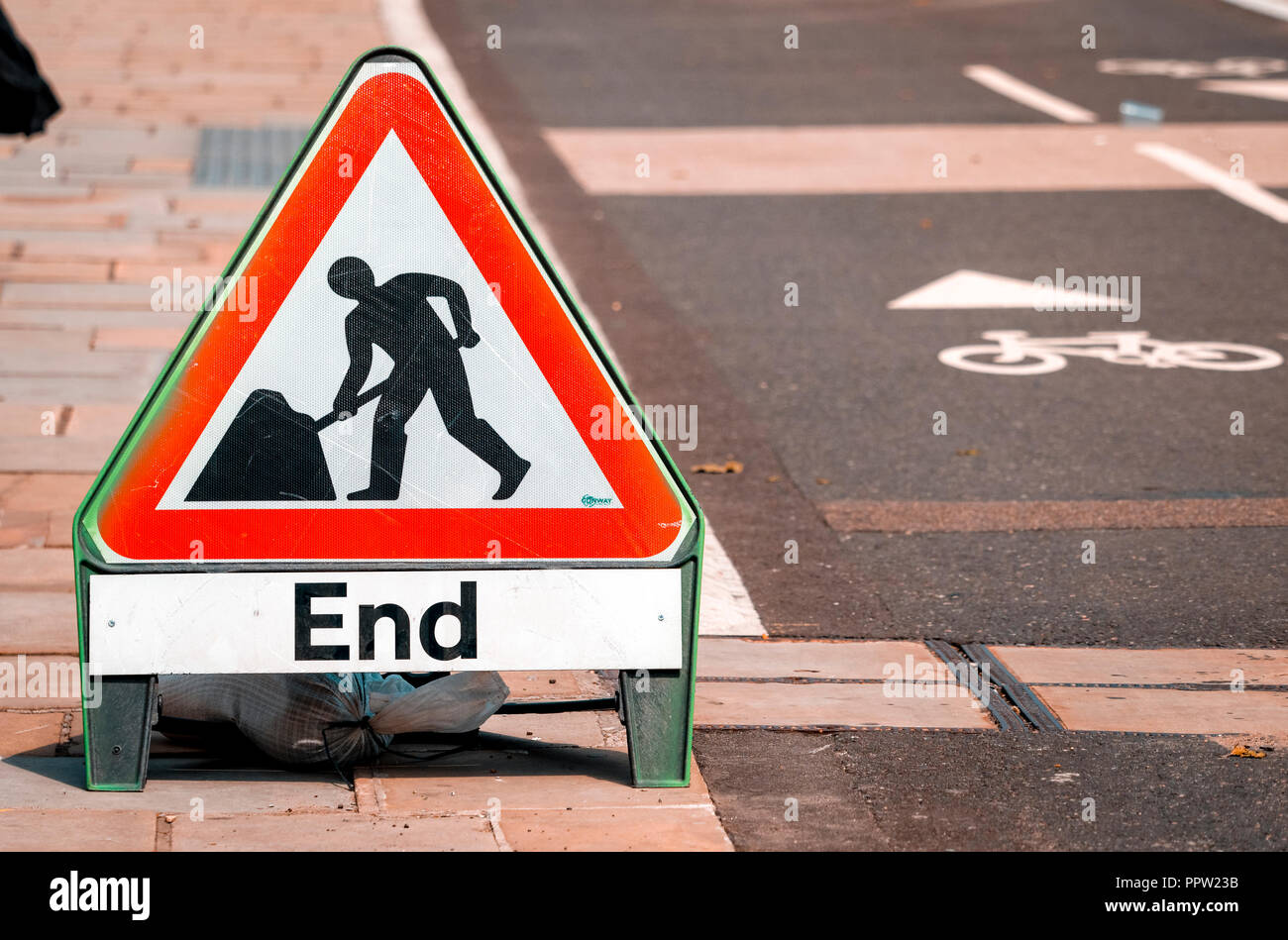 Works end sign Fotos und Bildmaterial in hoher Auflösung Alamy