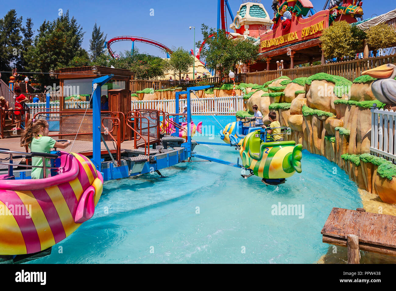 SALOU (PORTAVENTURA), Spanien - 16.Juni 2014: Themenpark Port Aventura ist eine Unterhaltung Resort im Süden Kataloniens lockt 4 Mio. Besucher im Jahr Stockfoto