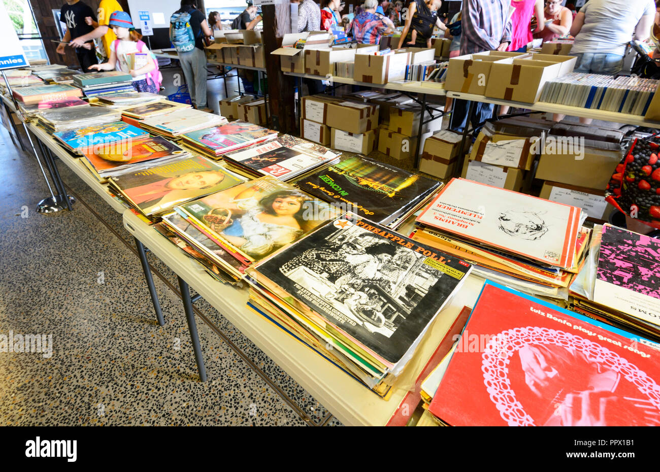Schallplatten zu verkaufen vinnies Buchmesse, Cairns, Far North Queensland, FNQ, QLD, Australien Stockfoto