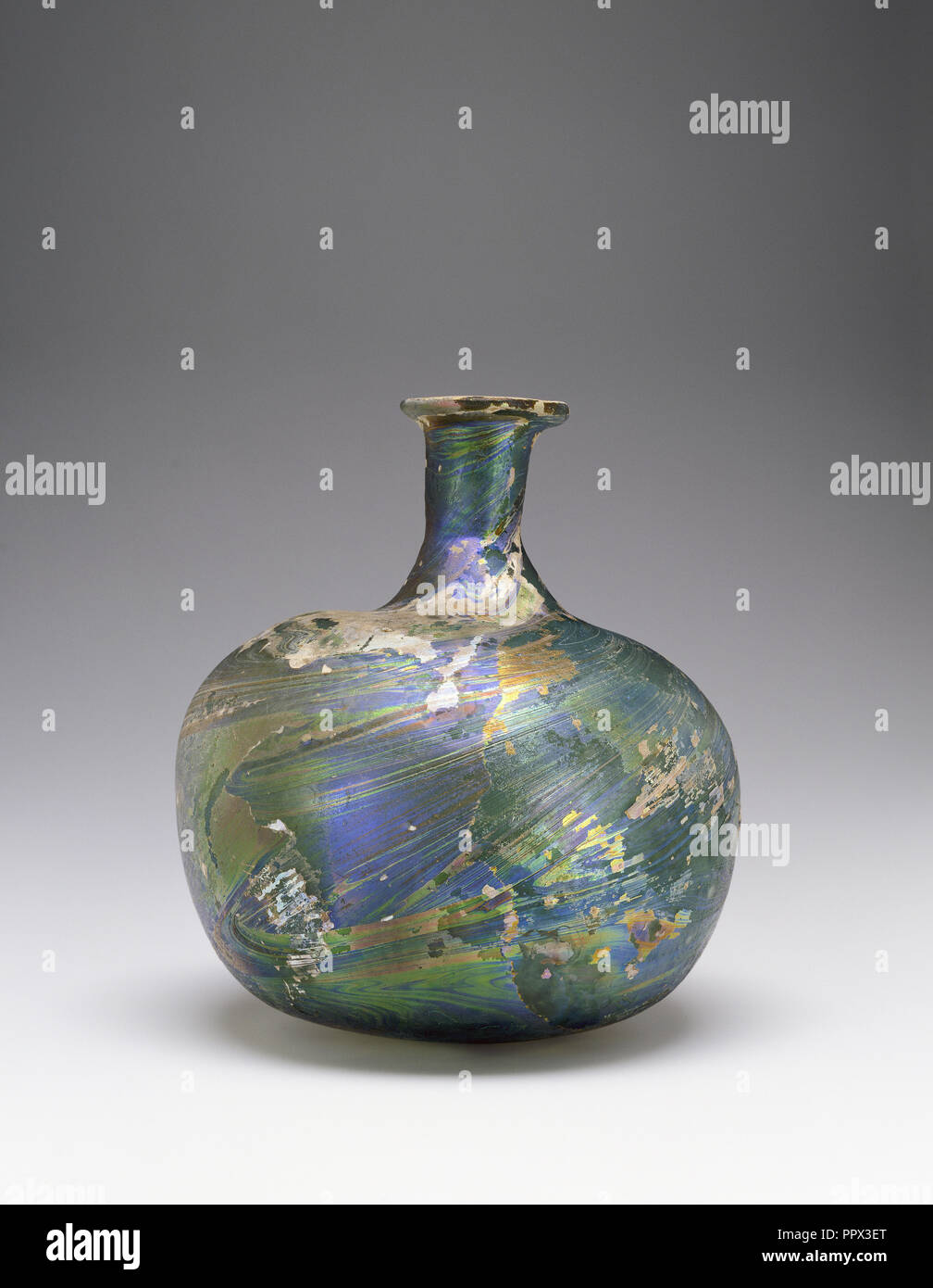 Flasche; Naher Osten; 9. Jahrhundert; Glas; 15,3 cm, 6 Stockfoto
