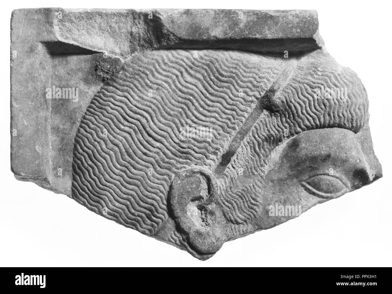 Imitation eines fragmentarischen Griechische archaische Relief; Europa,?, 20. Jahrhundert; Marmor; 18 × 27 × 5,2 cm, 7 1,16×10 5,8×2 1,16 in Stockfoto