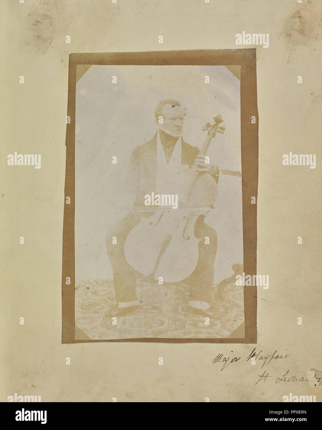 Major Hugh Lyon Playfair; Briten; über 1843; gesalzen Papier drucken sie aus einem Calotype negativ; 14,6 × 3,4 × 9,1 cm 5 3 9,16 in Stockfoto