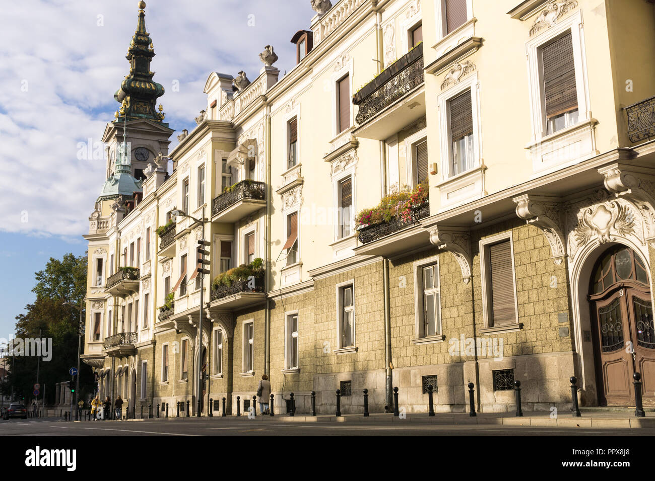 Belgrad Straße Kneza Sime Markovica und die Kathedrale St. Michael der Erzengel. Serbien. Stockfoto