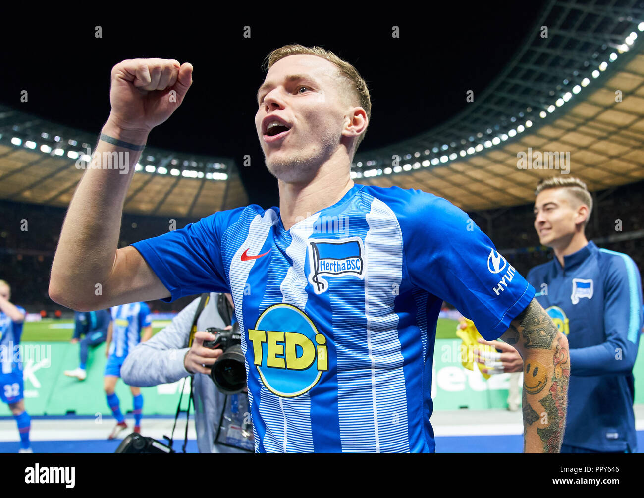 Deutsche Fußball, Berlin, 28. September 2018 Ondrej DUDA, Hertha 10 Jubel, Freude, Emotionen, feiern, lachen, Jubeln, Jubeln, reißt die Arme, ballte die Faust, Feiern, Feier, Hertha BSC Berlin - FC BAYERN MÜNCHEN - DFL-Bestimmungen verbieten die Verwendung von Fotografien als BILDSEQUENZEN und/oder quasi-VIDEO - 1. Deutsche Fussball Liga, Berlin, 28. September 2018, Saison 2018/2019, Spieltag 6 © Peter Schatz/Alamy leben Nachrichten Stockfoto