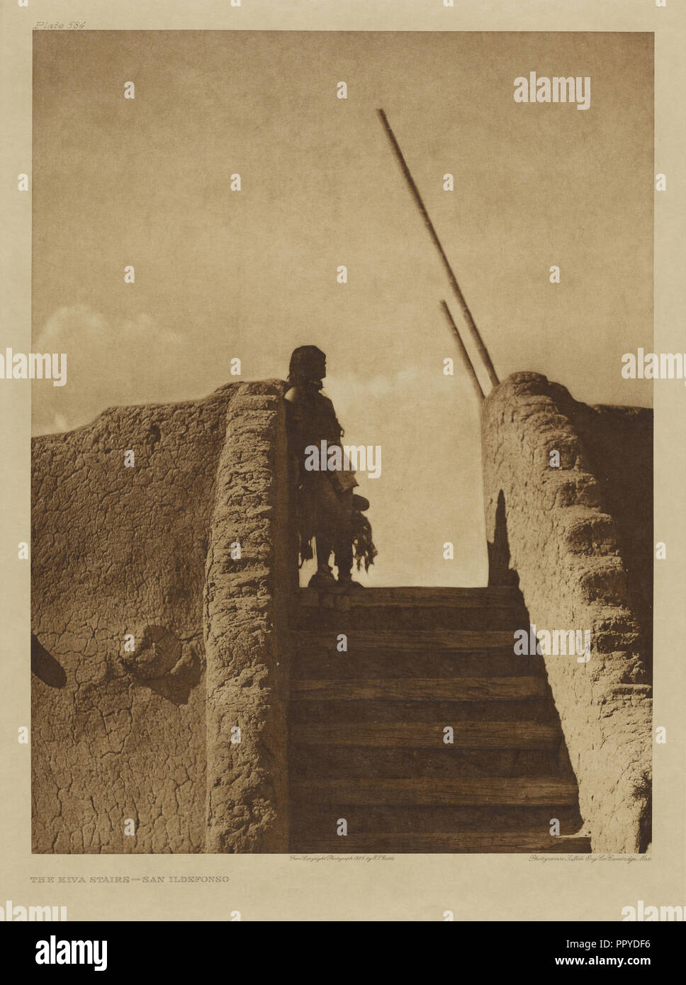 Die kiva Treppen - San Ildefonso; Edward S. Curtis, amerikanischen, 1868-1952, 1925; Gravur; 39,1 x 29,4 cm 15 3,8 x 11 5,8 in Stockfoto