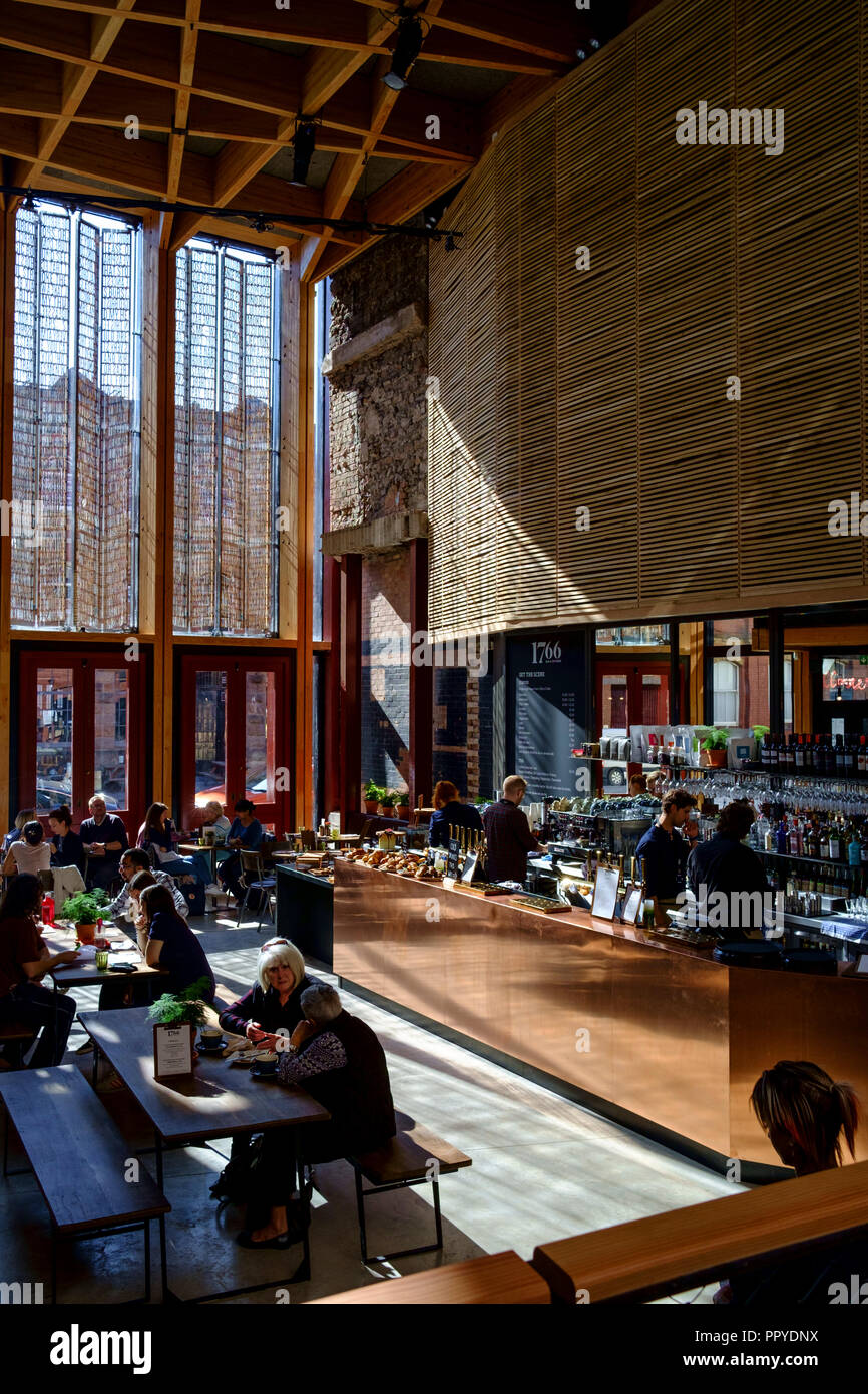 Um das Zentrum der Stadt Bristol England Großbritannien 2018 Sanierung der Bristol Old Vic Stockfoto