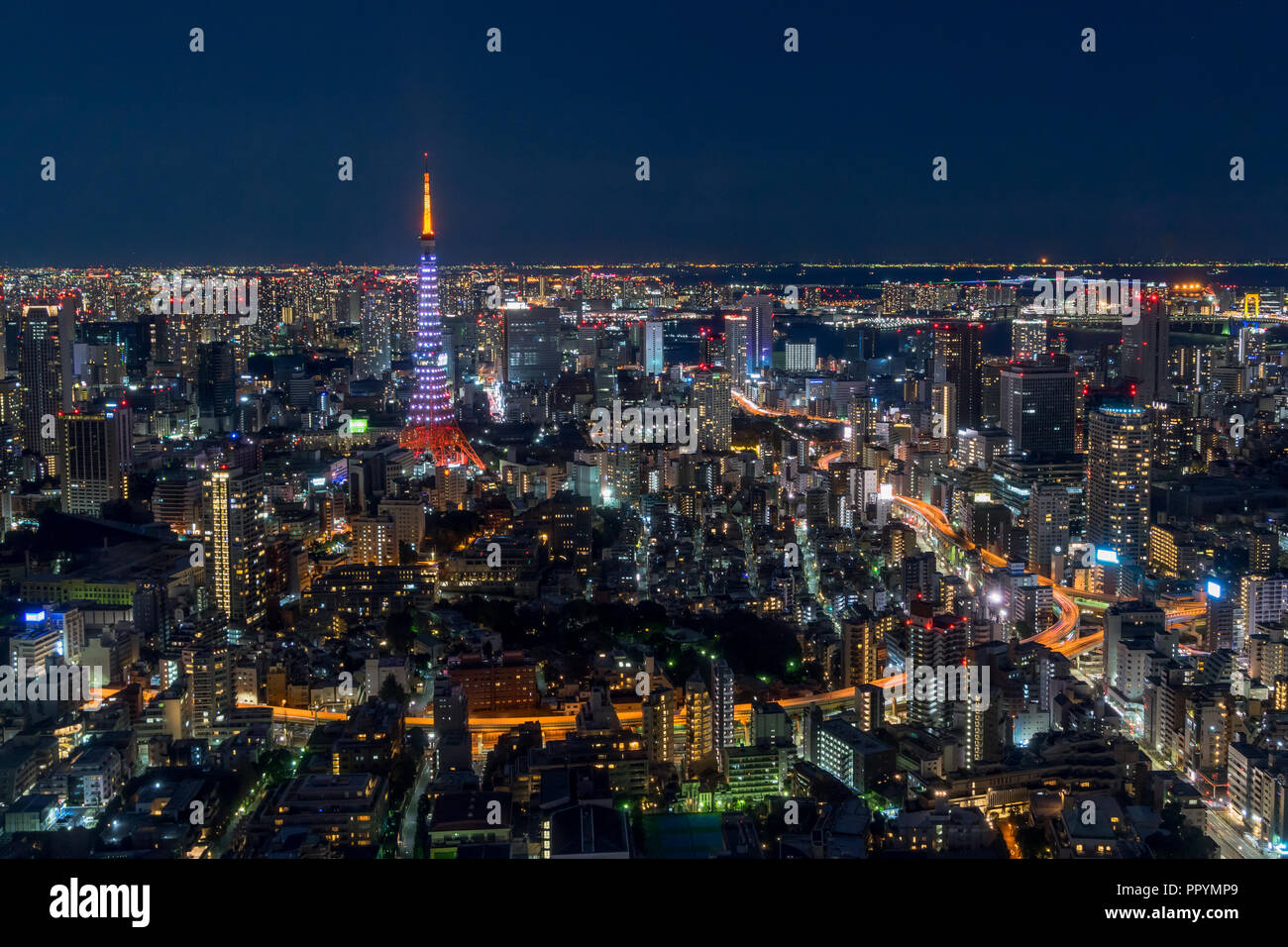 Tokyo Tower spezielle Leuchten für das neue Jahr. Stockfoto