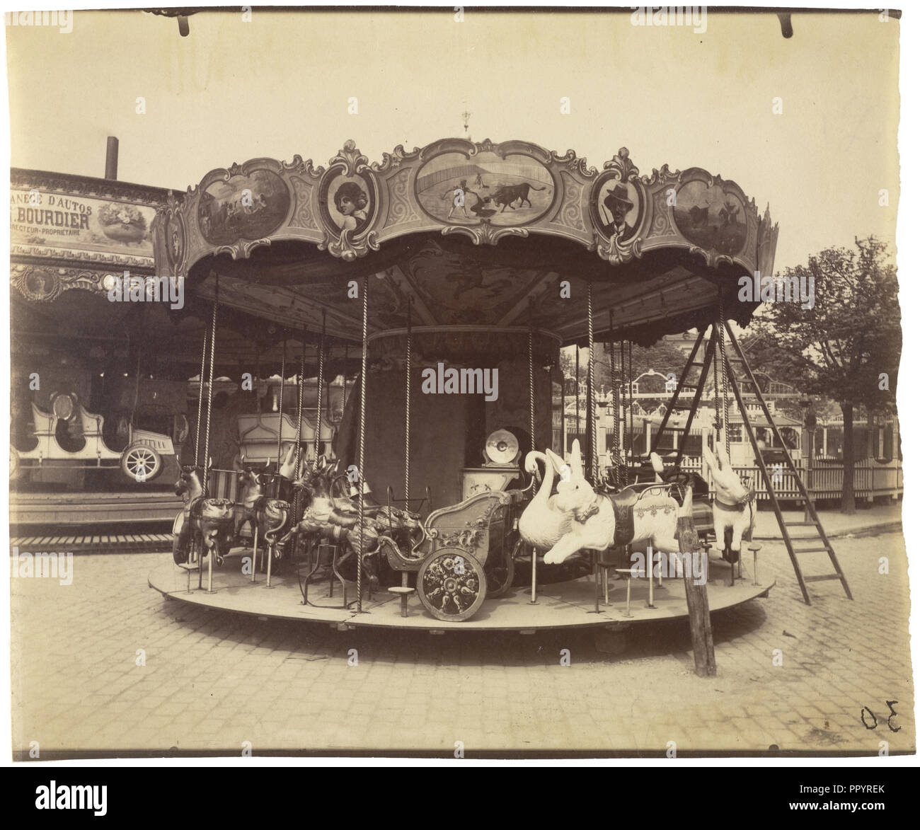 Street Fair; Eugène Atget, Französisch, 1857 - 1927, Paris, Frankreich; 1923; Eiklar silber Drucken Stockfoto