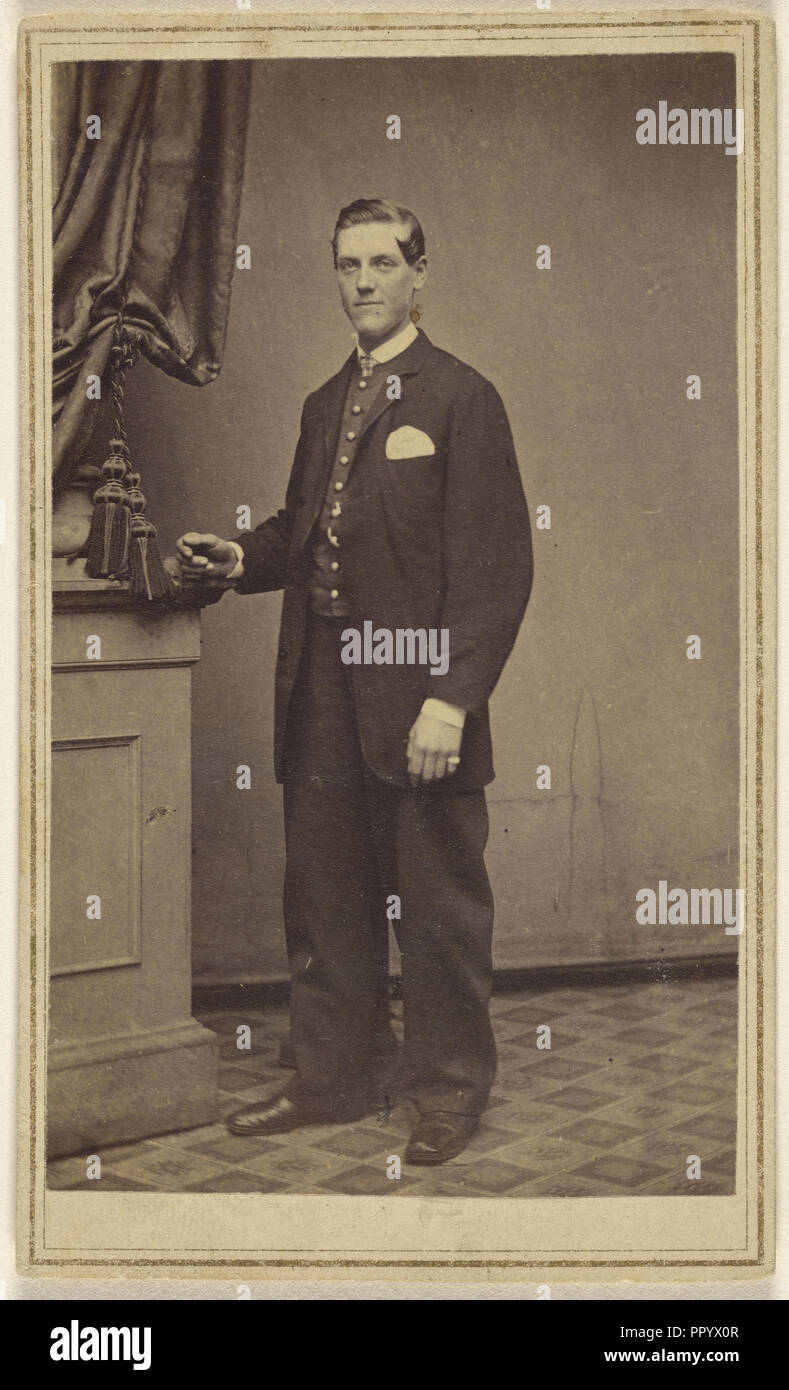 Mann, stehend; Vaughan, Amerikanische, Aktiv, New York City, New York, 1860-S, 1865-1870; Eiklar silber Drucken Stockfoto