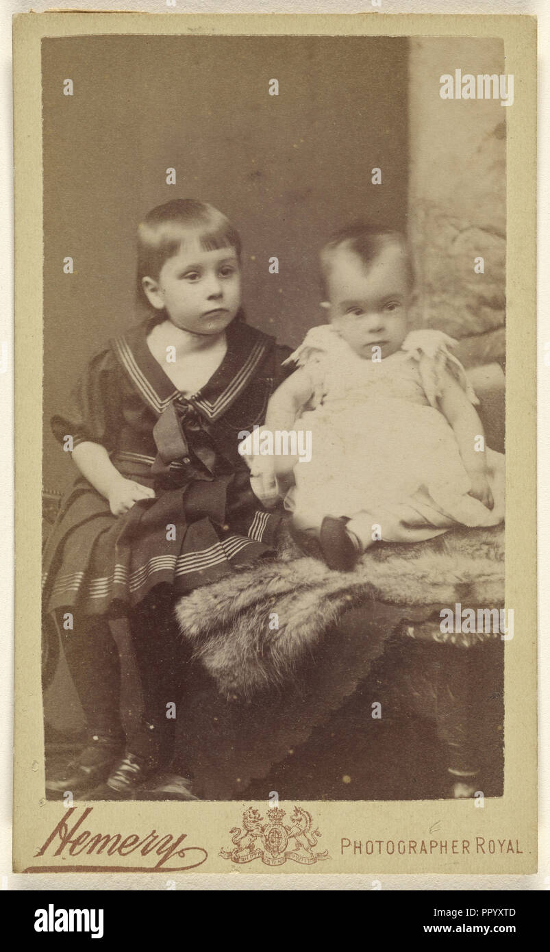 Dorothy im Alter 3 Jahre 8 Mo. Bernard 1 Jahr; Hemery&Company, Britischen, Juni 1887; Eiklar silber Drucken Stockfoto