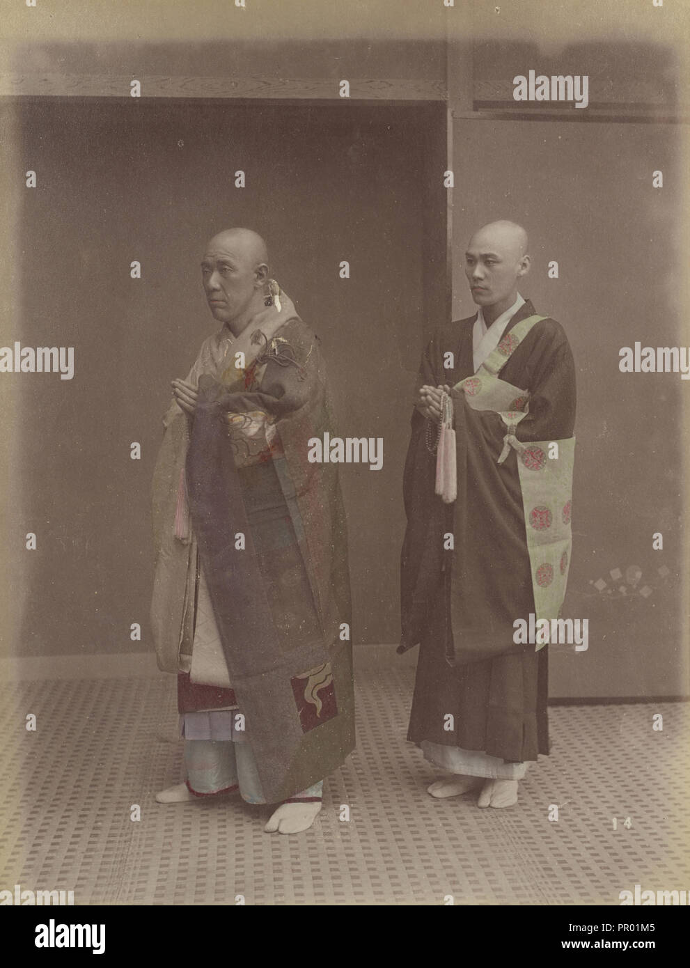 Buddhistischen Priester; Kusakabe Kimbei, Japanisch, 1841 - 1934 , 1880 - 1912, Japan; 1870s - 1890s; Hand - farbige Eiweiß Stockfoto