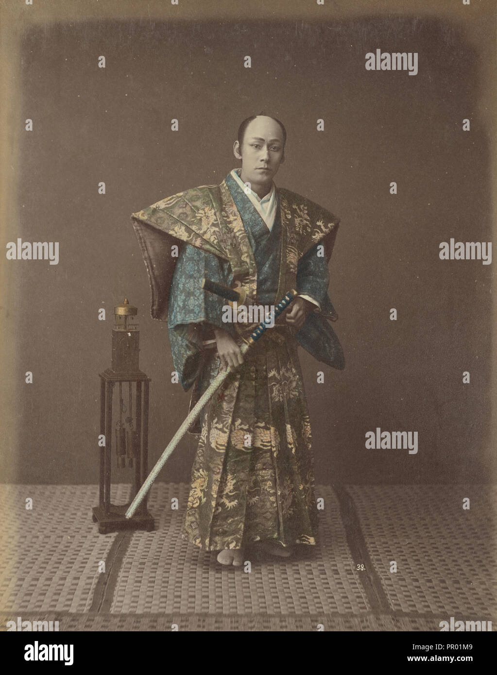 Samurai; Kusakabe Kimbei, Japanisch, 1841 - 1934 , 1880 - 1912, Japan; 1870s - 1890s; Hand - farbige Eiweiß silber Stockfoto
