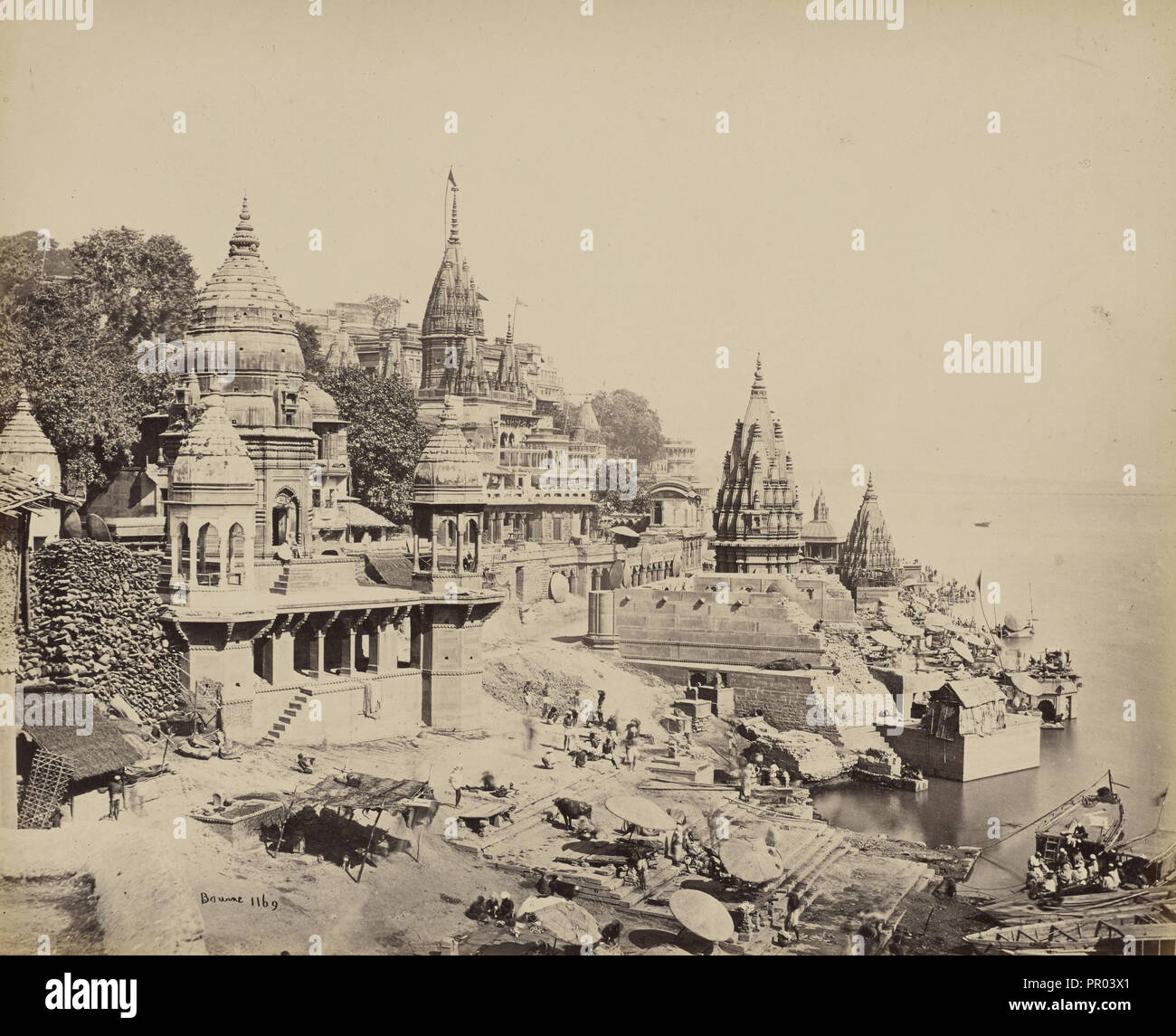 Die brennenden Ghât, Benares; Samuel Bourne, Englisch, 1834-1912, Varanasi, Indien; 1866; Eiklar silber Drucken Stockfoto