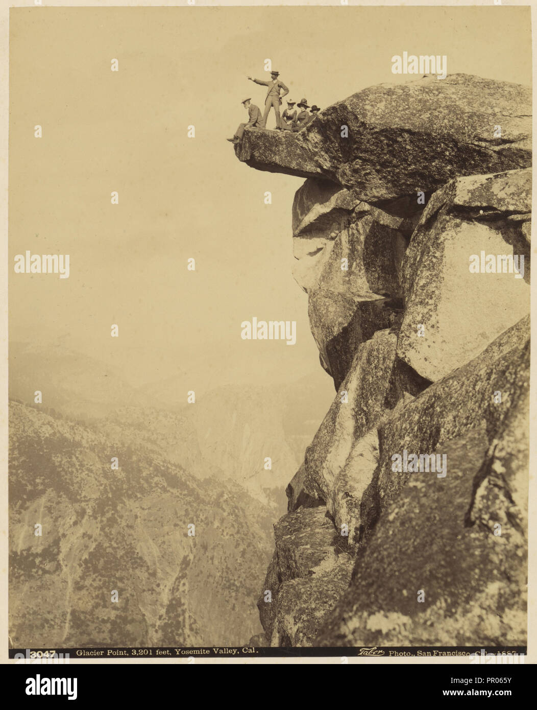 Glacier Point, 3.201 Fuß, Yosemite, Cal, I.W. Taber, American, 1830-1912, 1887; Eiklar silber Drucken Stockfoto
