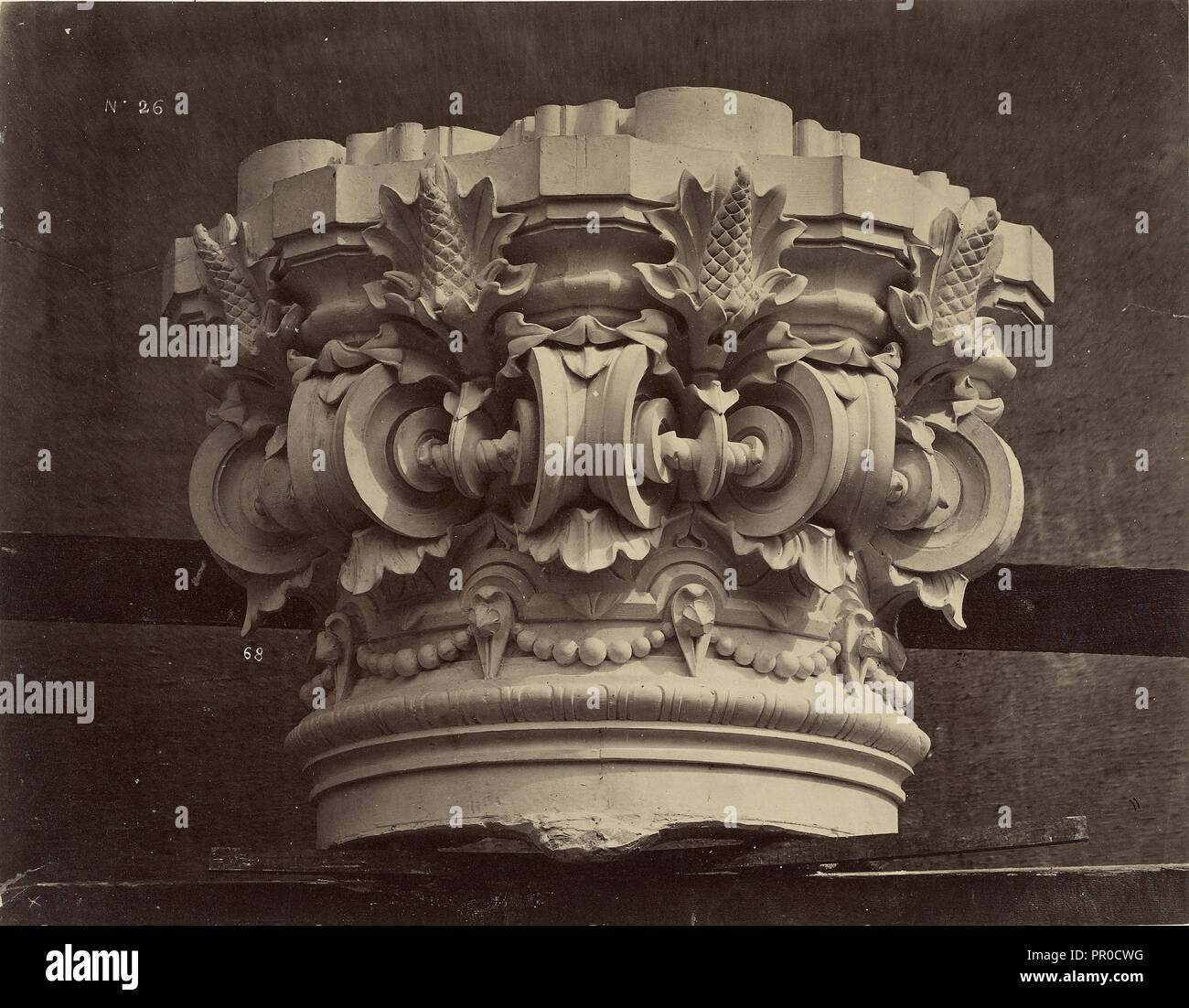 Chapiteau des Colonnes supportant La1re volée du Grand Escalier; Louis-Émile Durandelle, Französisch, 1839 - 1917, Paris, Frankreich Stockfoto