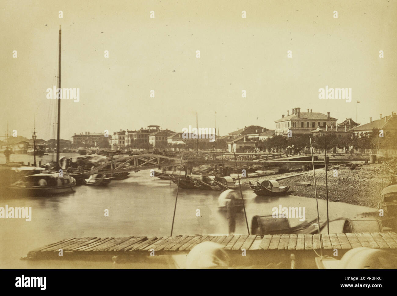 Die am Fluss, Shanghai, im Süden von der S. und O. S. N.'s Co. Bootssteg, Eiweißstoff, 1876 August Stockfoto