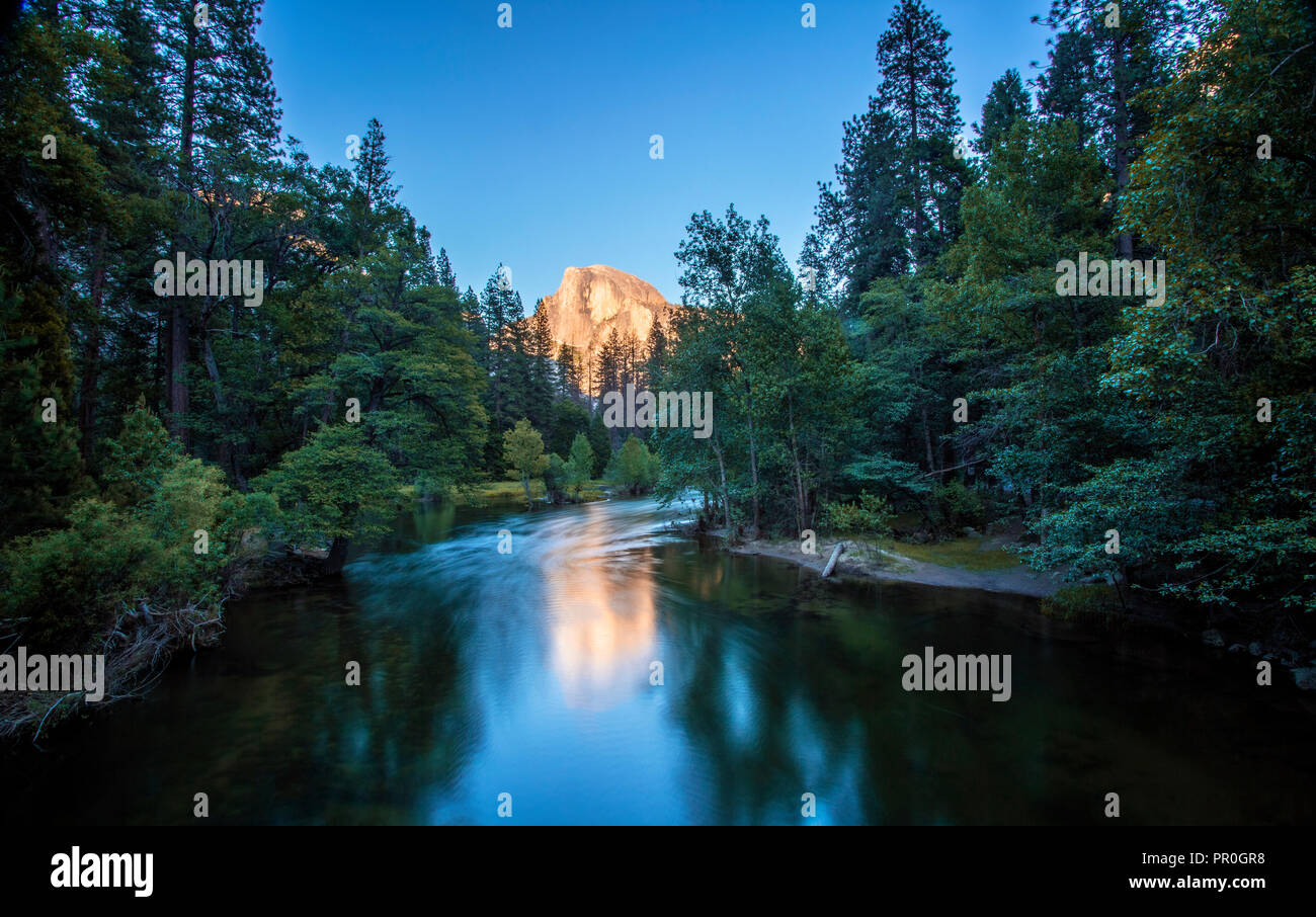 Half Dome, Yosemite Nationalpark, UNESCO-Weltkulturerbe, Kalifornien, Vereinigte Staaten von Amerika, Nordamerika Stockfoto