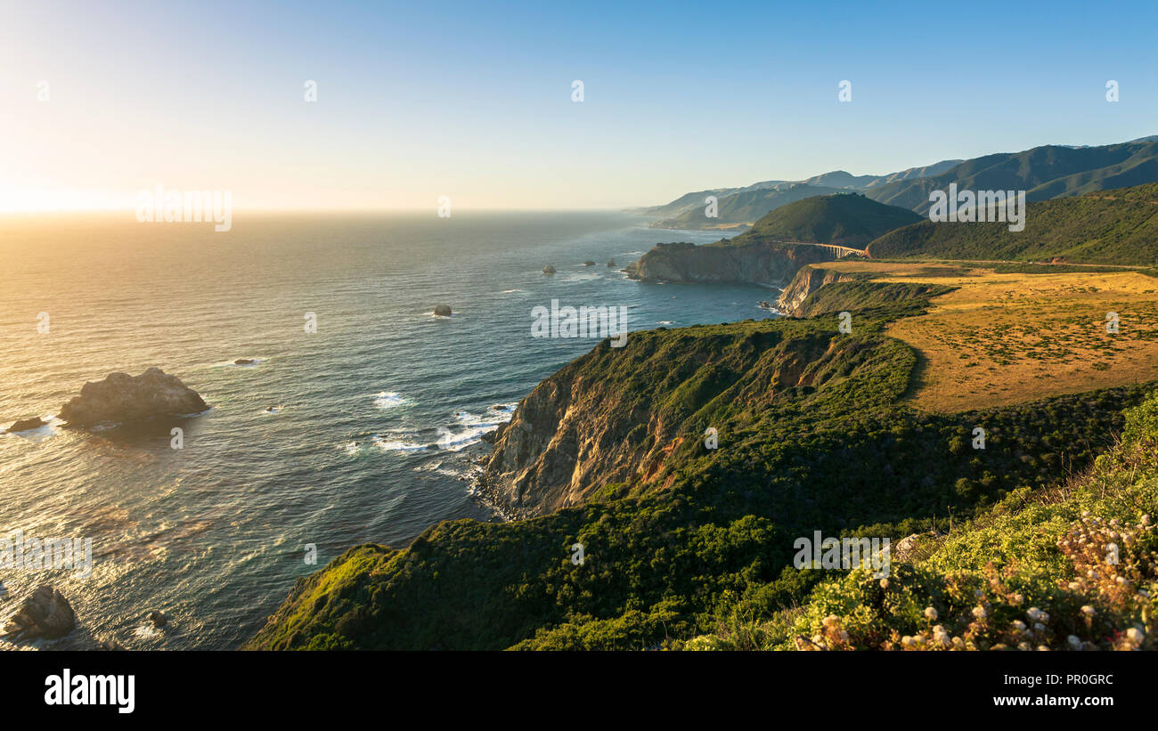 Der Pazifischen Küste in Pfeiffer Big Sur State Park zwischen Los Angeles und San Francisco, Kalifornien, Vereinigte Staaten von Amerika, Nordamerika Stockfoto