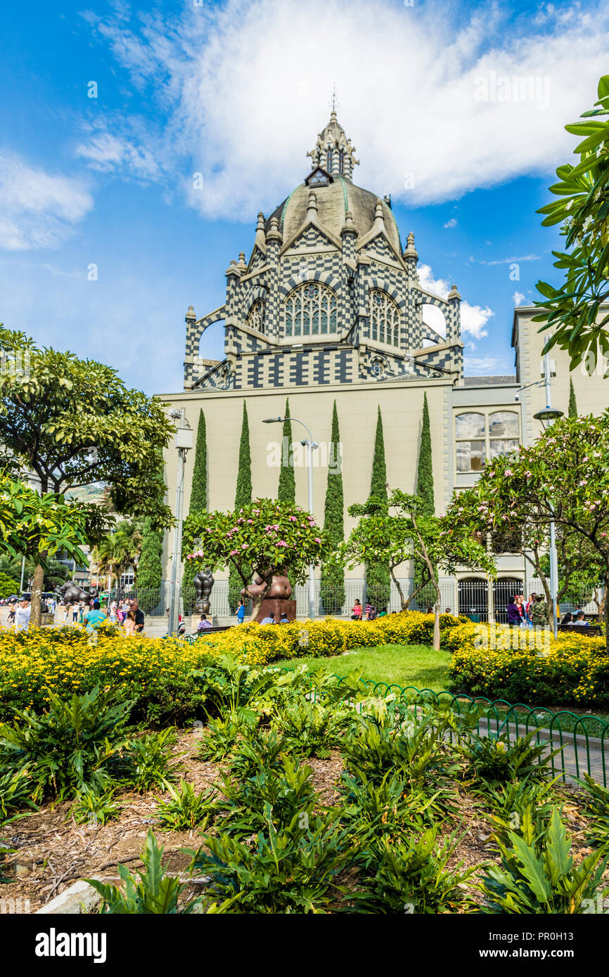 Ein Blick auf das Rafael Uribe Palast der Kultur, an der Plaza Rafael, Medellin, Kolumbien, Südamerika Stockfoto