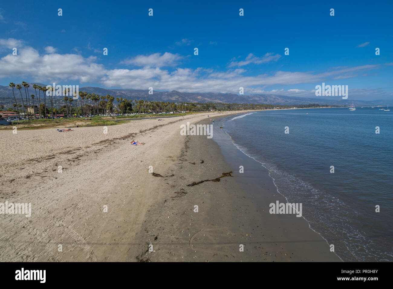Blick auf den Strand von Stearns Wharf, Santa Barbara, Santa Barbara County, Kalifornien, Vereinigte Staaten von Amerika, Nordamerika Stockfoto