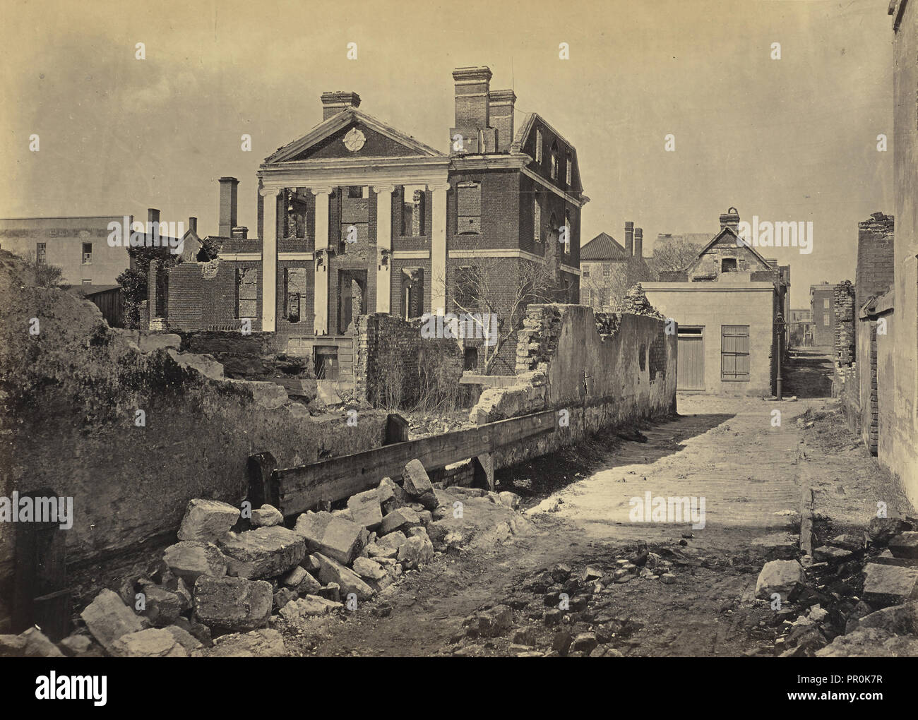 Ruinen der Pinckney Mansion, Charleston, South Carolina; George N. Barnard, American, 1819 - 1902, New York, United States Stockfoto