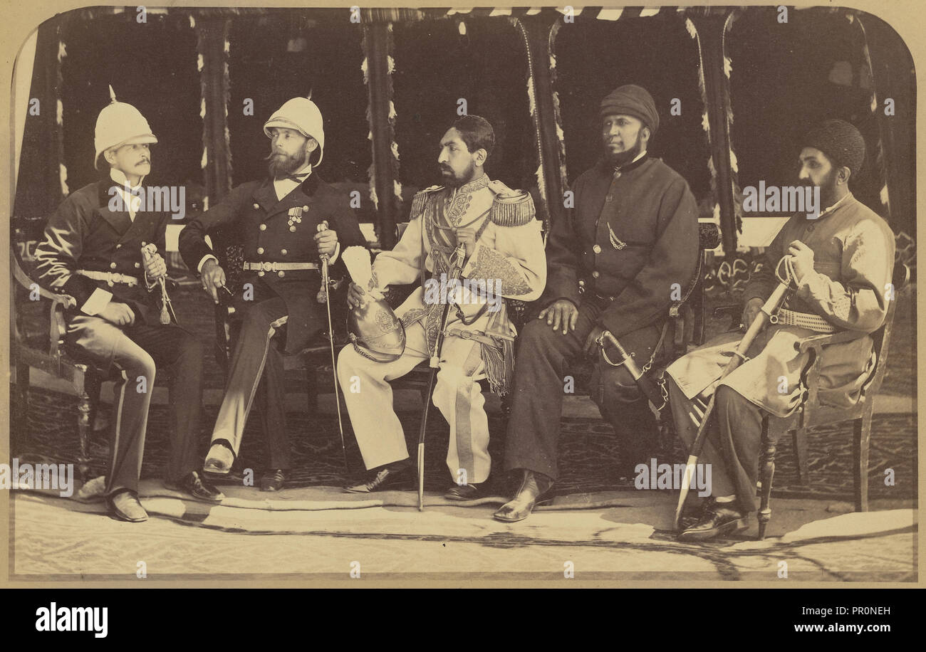 Gruppe, die Amir Yakub Khan, allgemeine Daod Shah, Habeebula Moustafi mit großen Cavagnari C.S.I. und Herr Jenkyns; John Burke Stockfoto