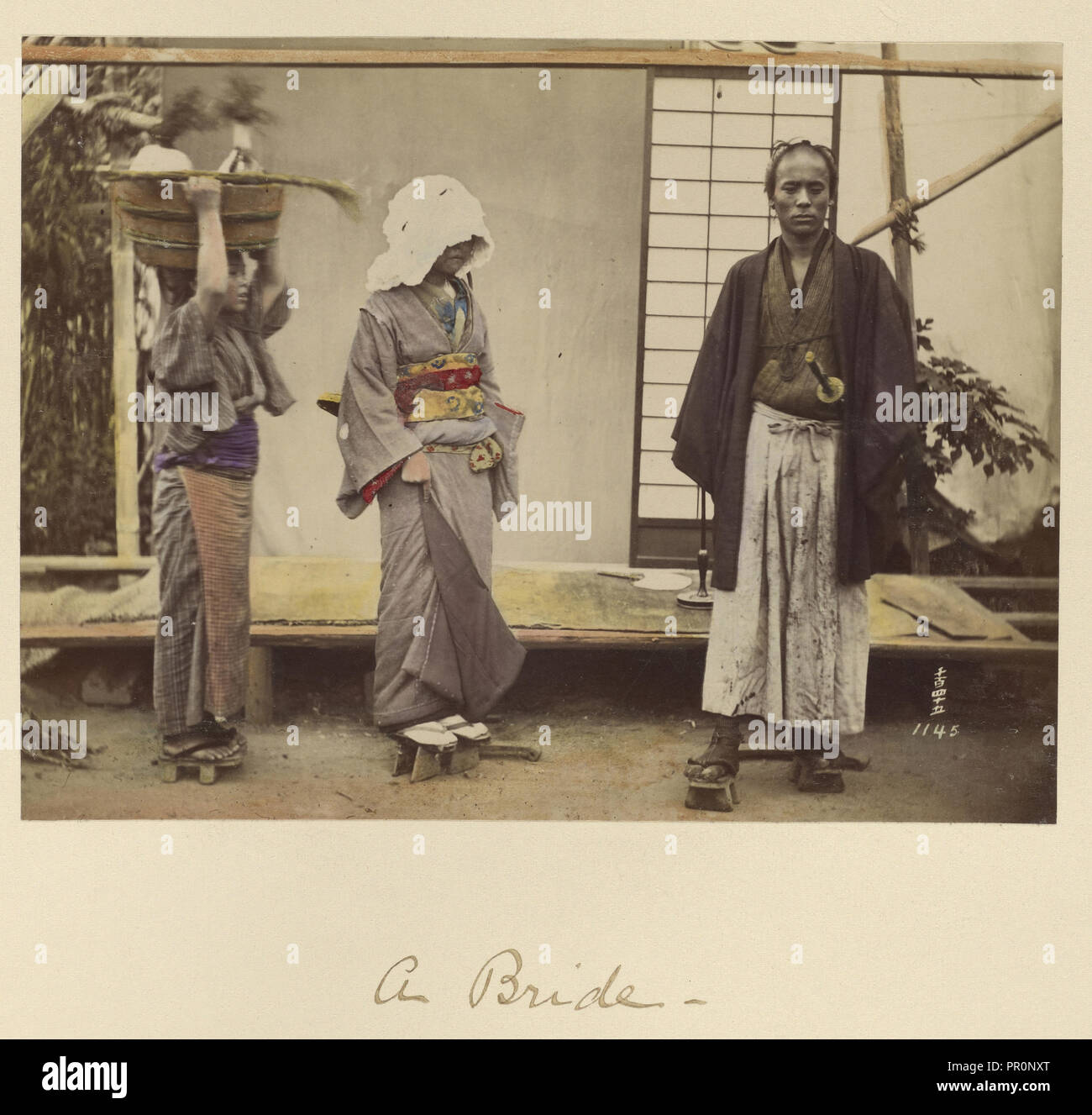 Eine Braut; Shinichi Suzuki, Japanisch, 1835 - 1919, Japan; ca. 1873 - 1883; Hand - farbige Eiweiß silber Drucken Stockfoto