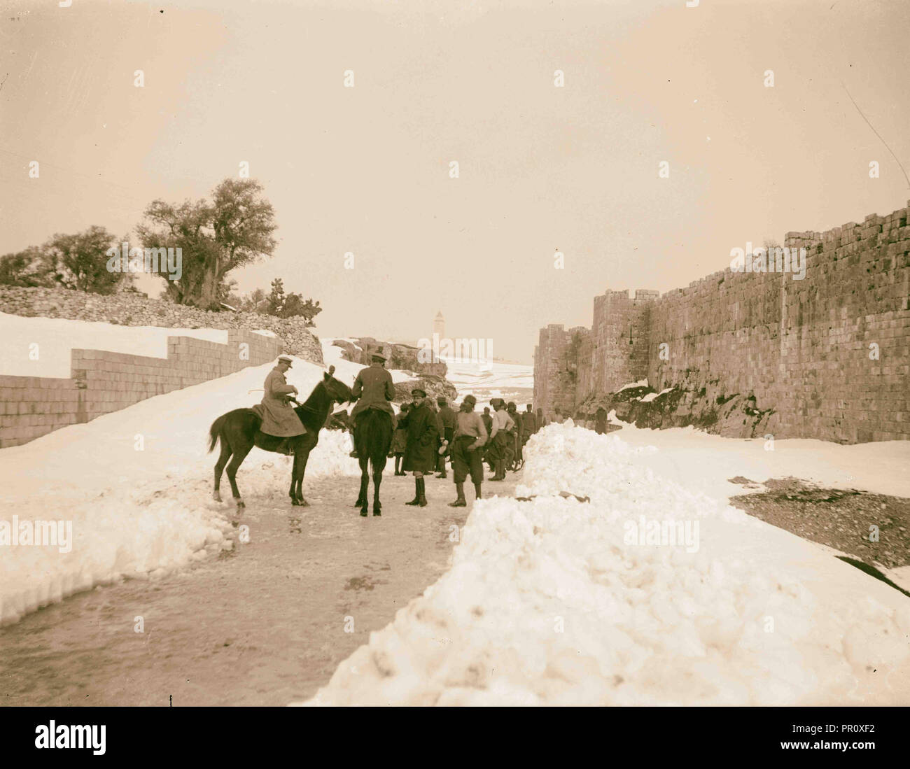 Jerusalem während einer verschneiten Winter. Nordwand mit Antriebe des Schnees. 1900, Jerusalem, Israel Stockfoto