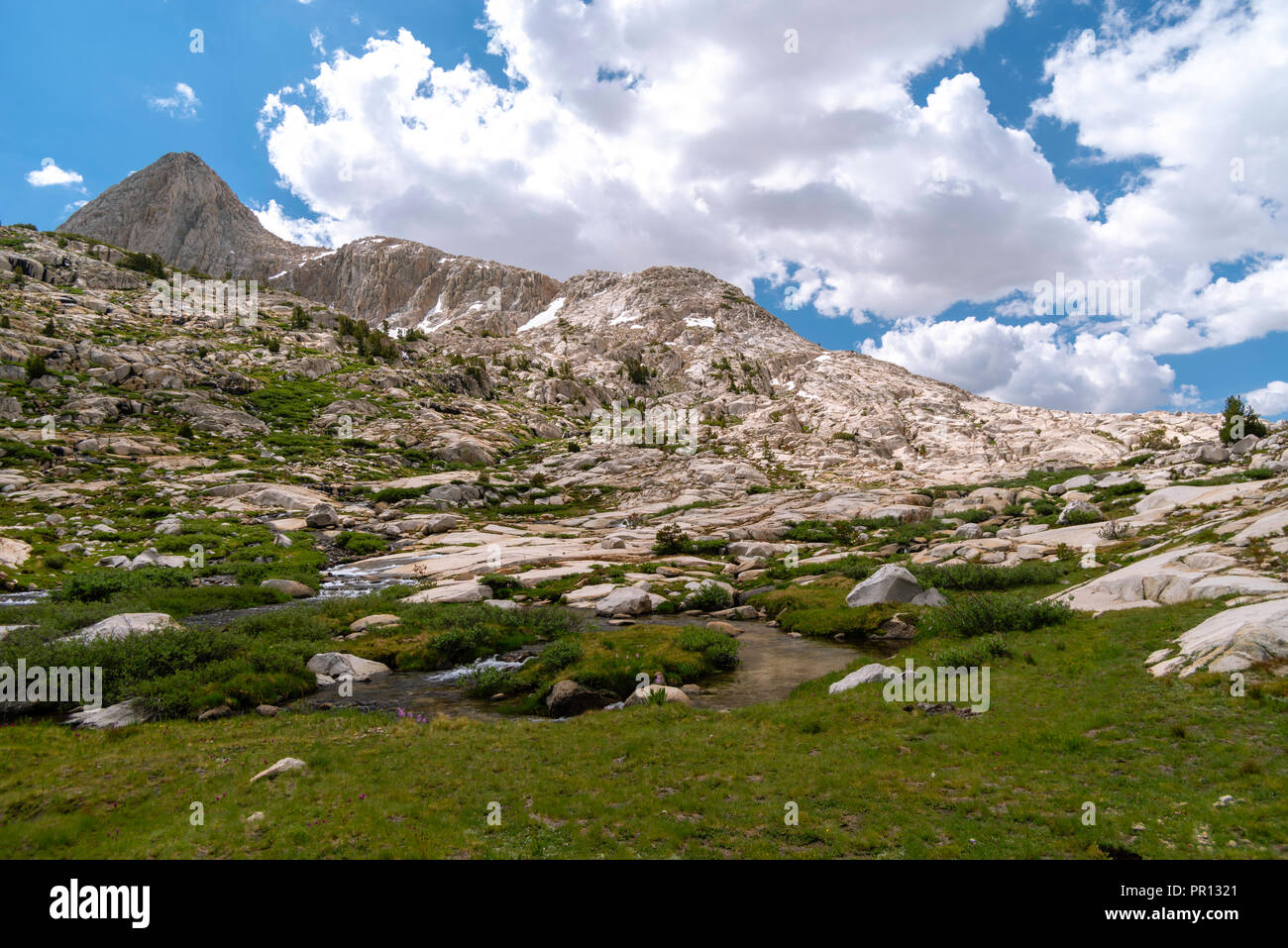 Evolution Lake Einlass. John Muir Trail/Pacific Crest Trail; Sequoia Kings Canyon Wilderness; Kings Canyon National Park; Berge der Sierra Nevada, Calif Stockfoto