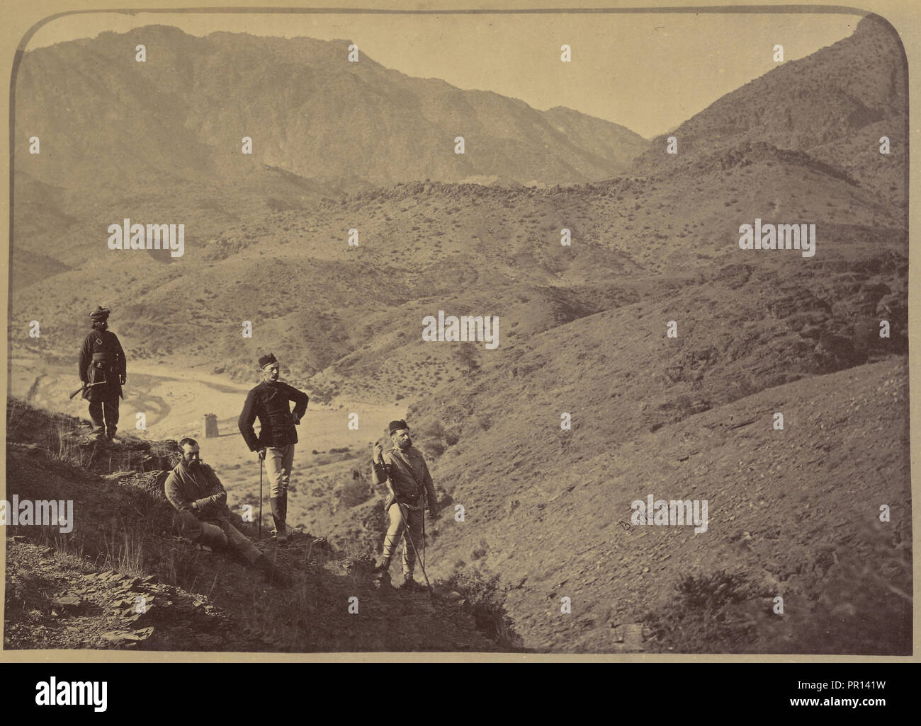 Soldaten, die am Hang; John Burke, Brite, active 1860s - 1870s, Afghanistan; 1878 - 1879; Eiklar silber Drucken Stockfoto