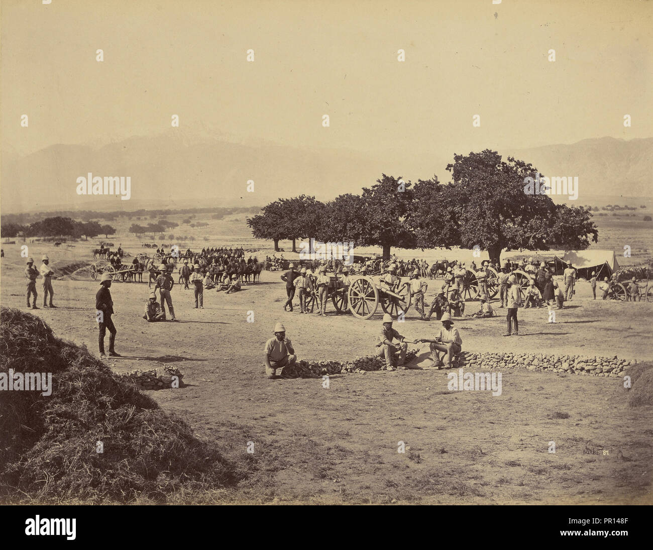 Soldaten auf dem Schlachtfeld; John Burke, Brite, active 1860s - 1870s, Afghanistan; 1878 - 1879; Eiklar silber Drucken Stockfoto