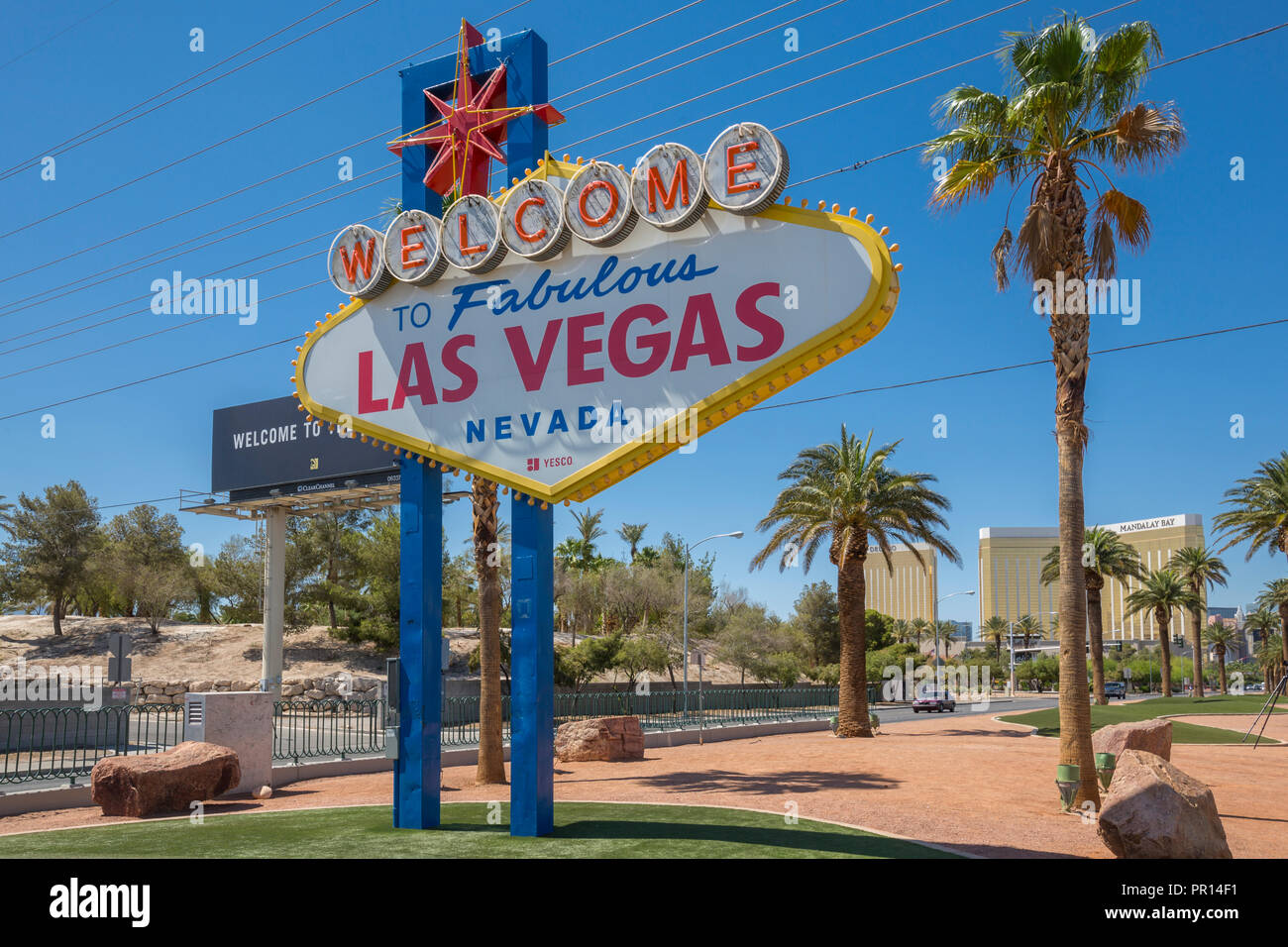 Blick auf Willkommen im fabelhaften Las Vegas Schild auf dem Strip, Las Vegas Boulevard, Las Vegas, Nevada, Vereinigte Staaten von Amerika, Nordamerika Stockfoto