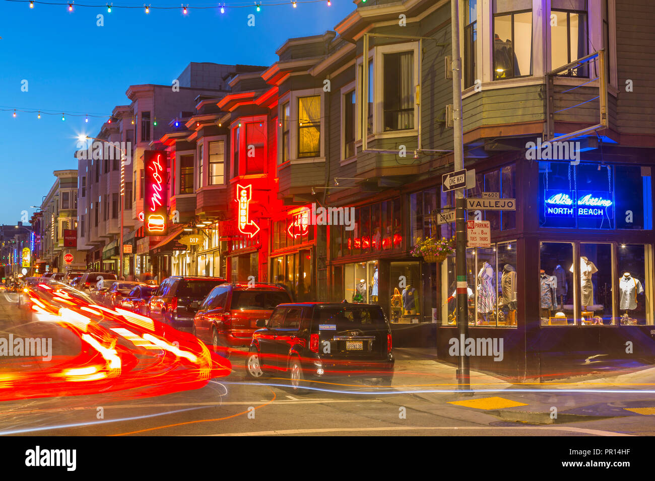 Club Zeichen und Geschäfte im North Beach District, San Francisco, Kalifornien, Vereinigte Staaten von Amerika, Nordamerika Stockfoto