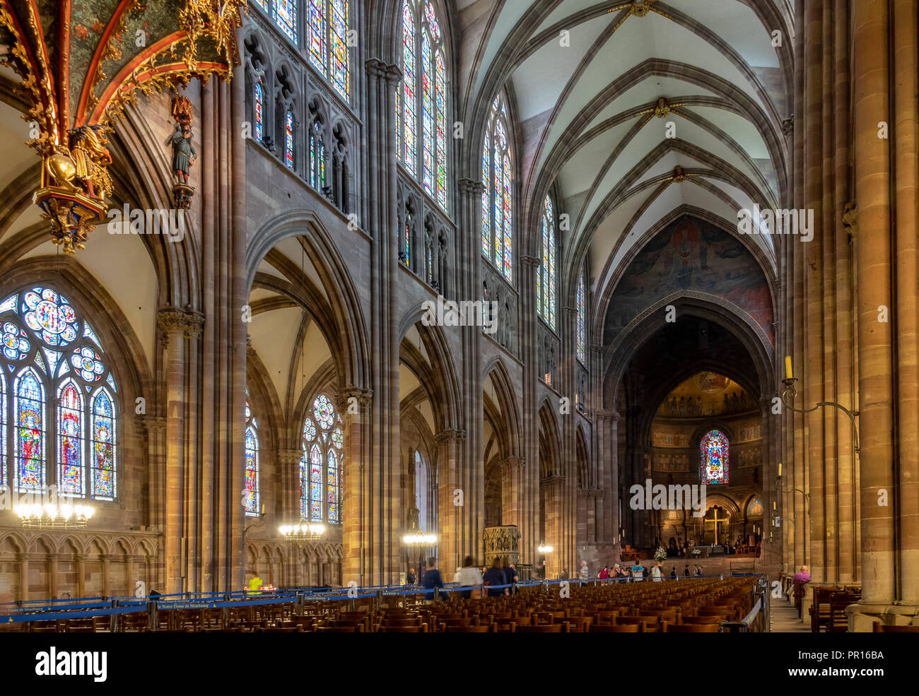 Kirchenschiff nach Osten, dem Straßburger Münster, Weltkulturerbe der UNESCO, Straßburg, Elsass, Frankreich, Europa Stockfoto