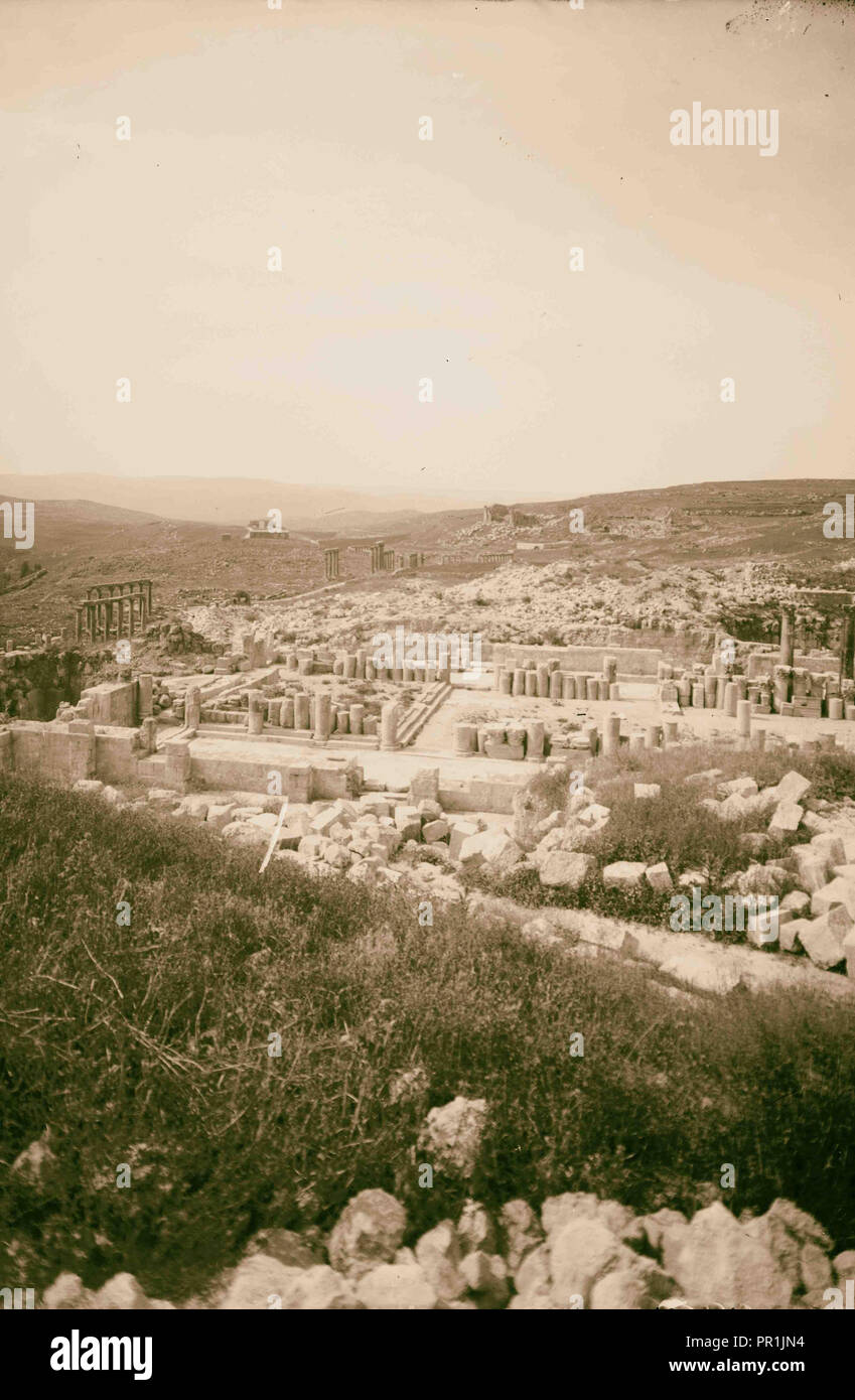 Ruinen von Jerash (gerasa). Die Kathedrale Ruinen [Kathedrale St. Maria]. Übersicht Hauptstraße und das Forum. 1920, Jordanien, Gerasa Stockfoto